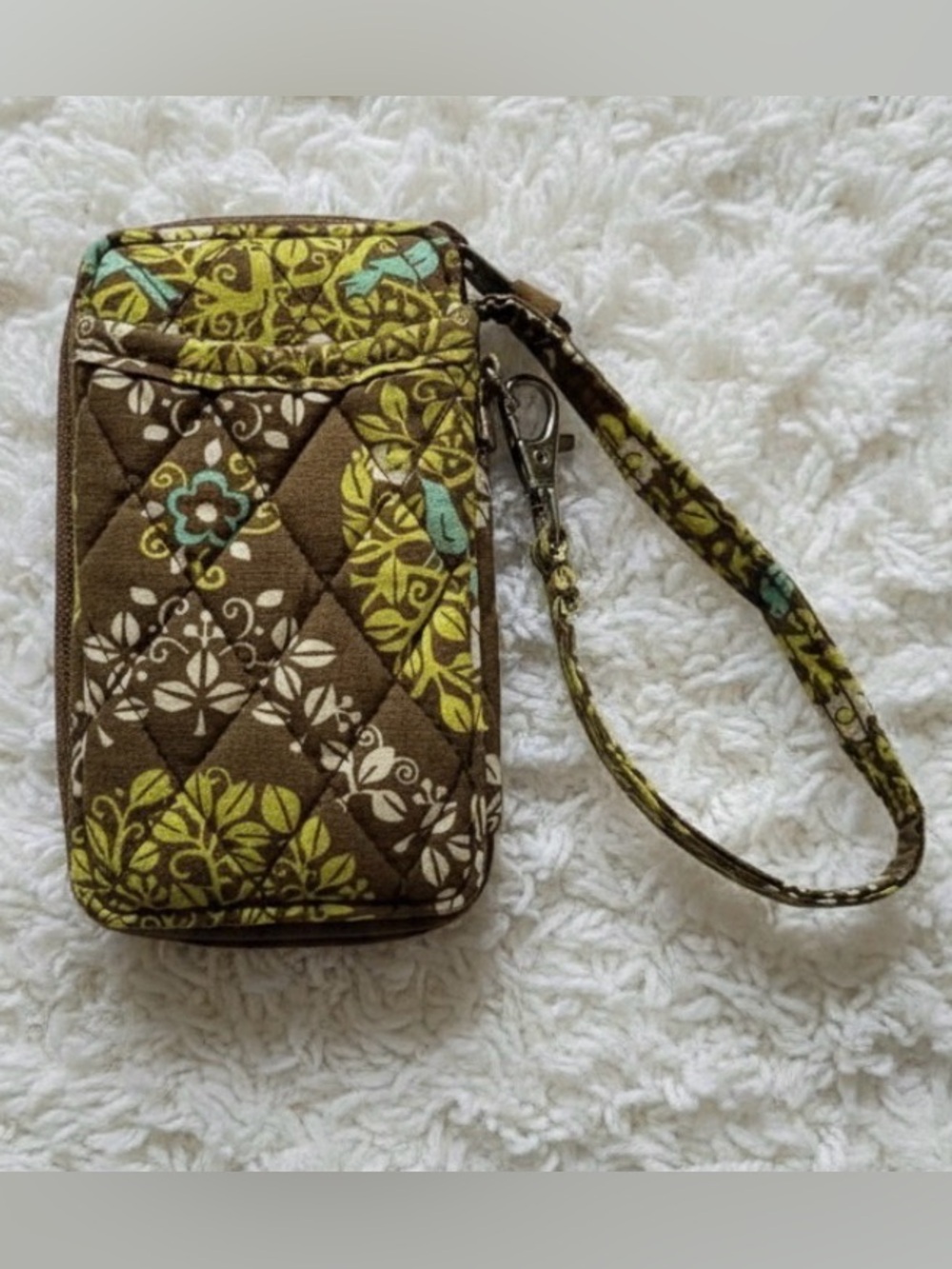 Vera Bradley Olive Green Sittin in a Retired Boho Wristlet Wallet
